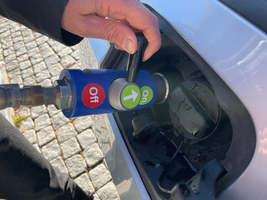 Tanka biogas hos Småländska Bränslen.